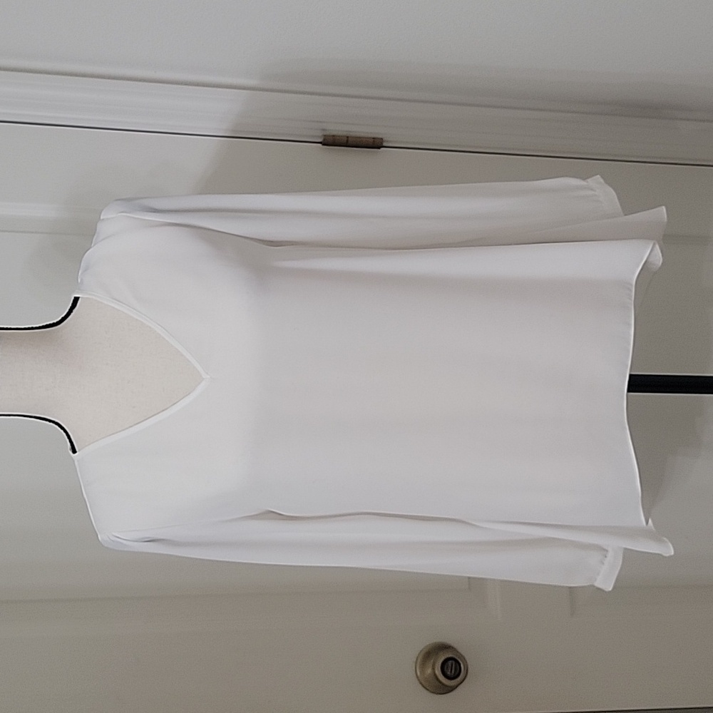 Olive + Oak Size S Off White Cutout Back Long Sleeve Blouse, Excellent Used Cond